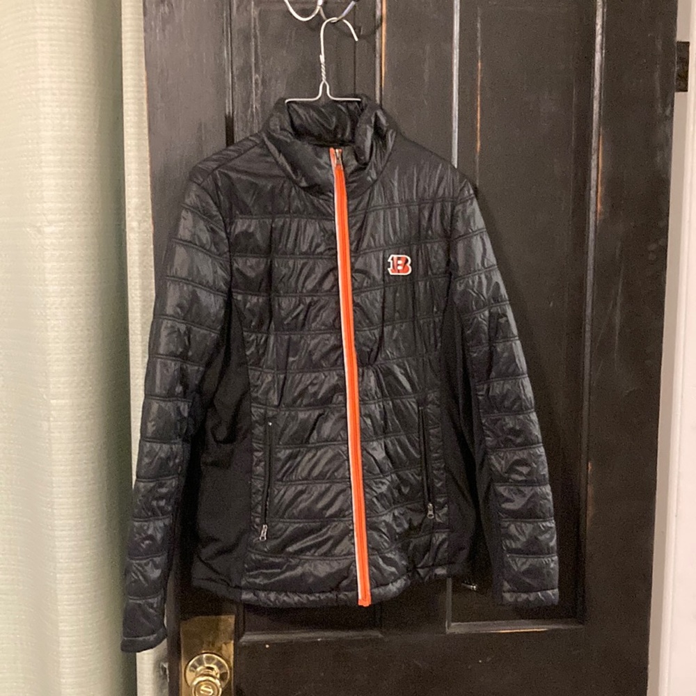 Women’s Cincinnati Bengals Light Puffer Jacket